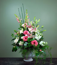 standing-funeral-spray